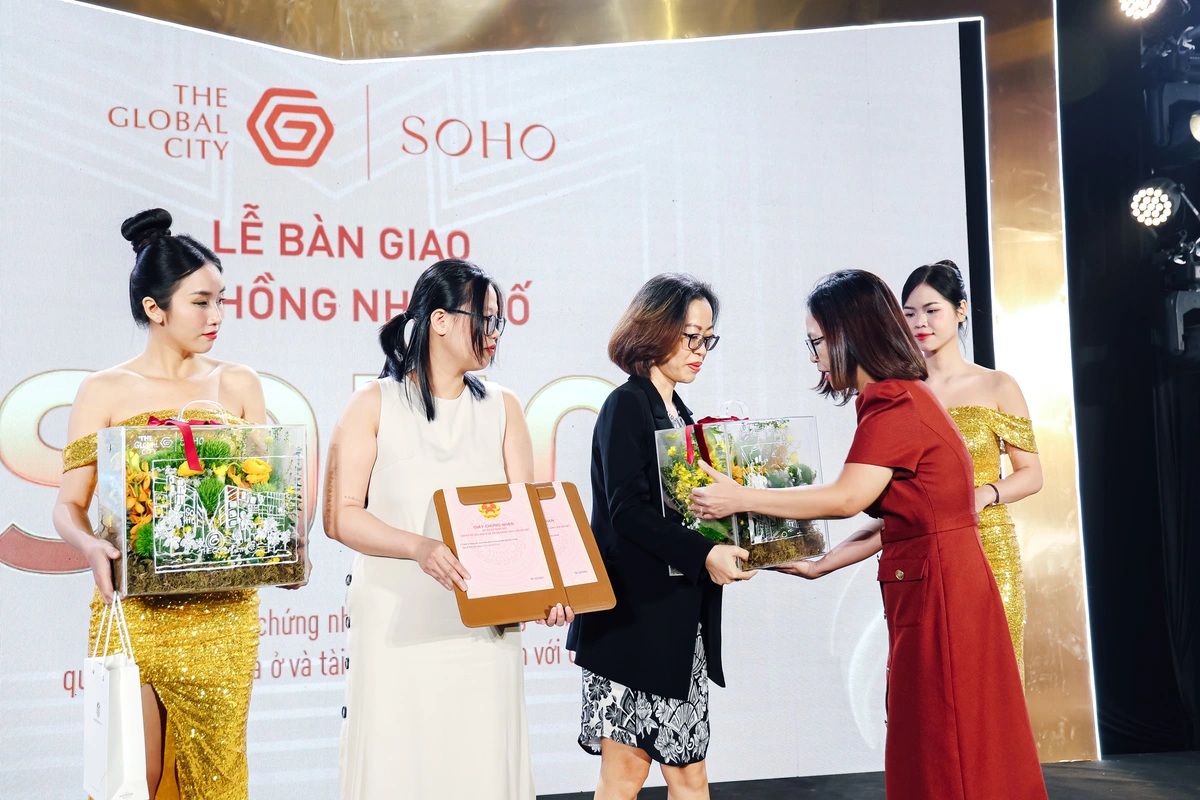 Bàn giao sổ hồng The Global City