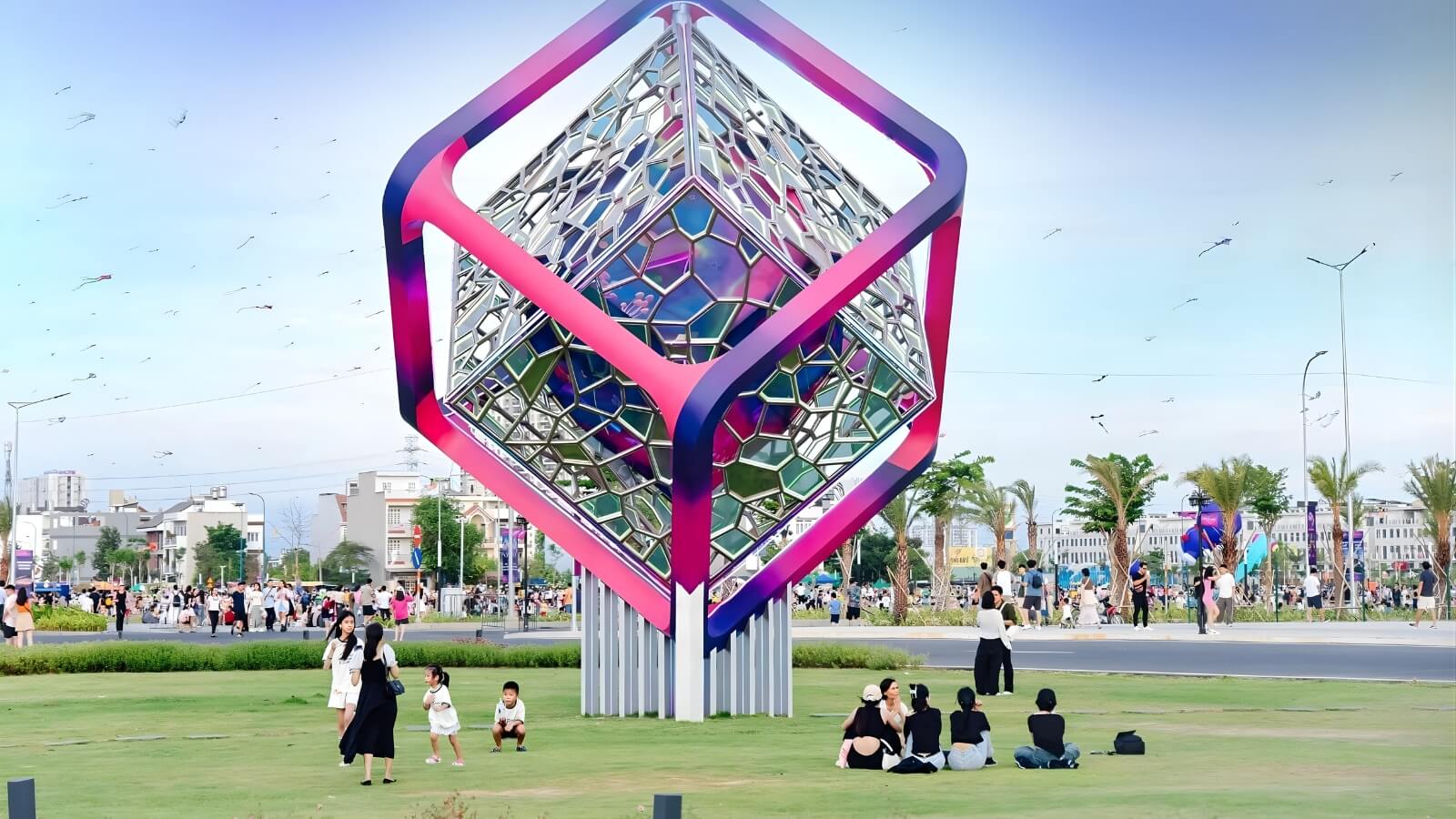 CITY PARK THE GLOBAL CITY