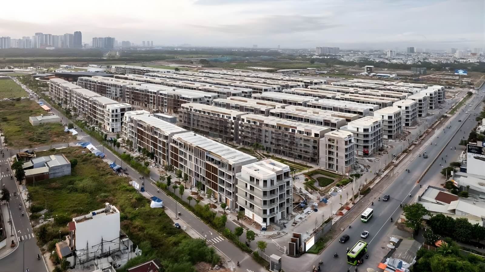 TIẾN ĐỘ XÂY DỰNG PHÂN KHU SOHO THE GLOBAL CITY